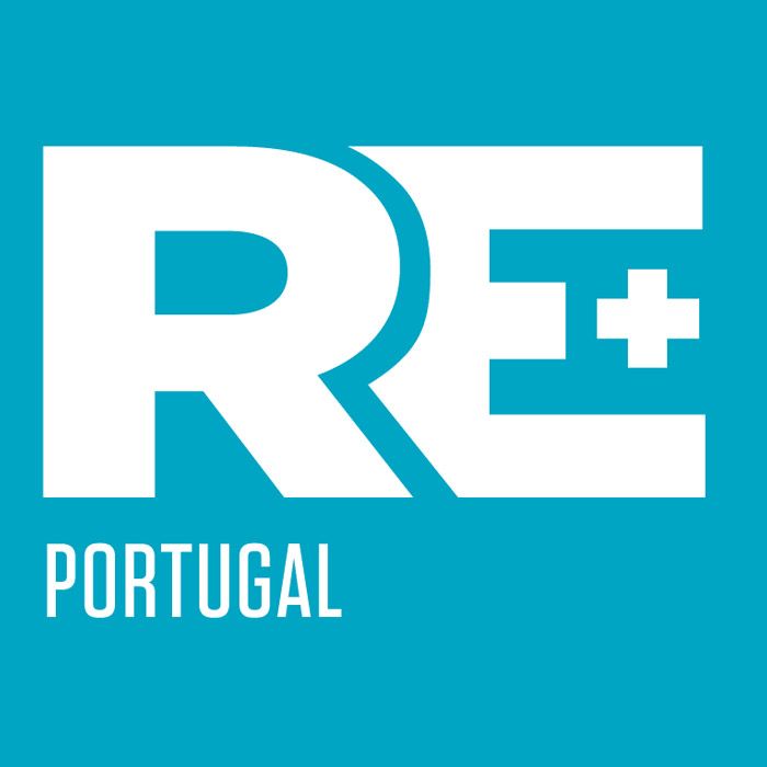 งาน RE+ Portugal 2026 จะจัดขึ้นในวันที่ 20 พฤษภาคม 2026 ที่ Alfândega Porto Congress Centre เมืองปอร์โต โดยเป็นงานหนึ่งวันซึ่งมุ่งเน้นการเปลี่ยนผ่านพลังงานในภูมิภาคไอบีเรีย จุดเด่นคือการนำเสนอความก้าวหน้าของ โซลาร์ (Solar PV) การเสริมความแข็งแกร่งของ ระบบจัดเก็บพลังงาน (Energy Storage) และการพัฒนานโยบายพลังงานสะอาดที่มั่นคงเพื่ออนาคตของยุโรป
